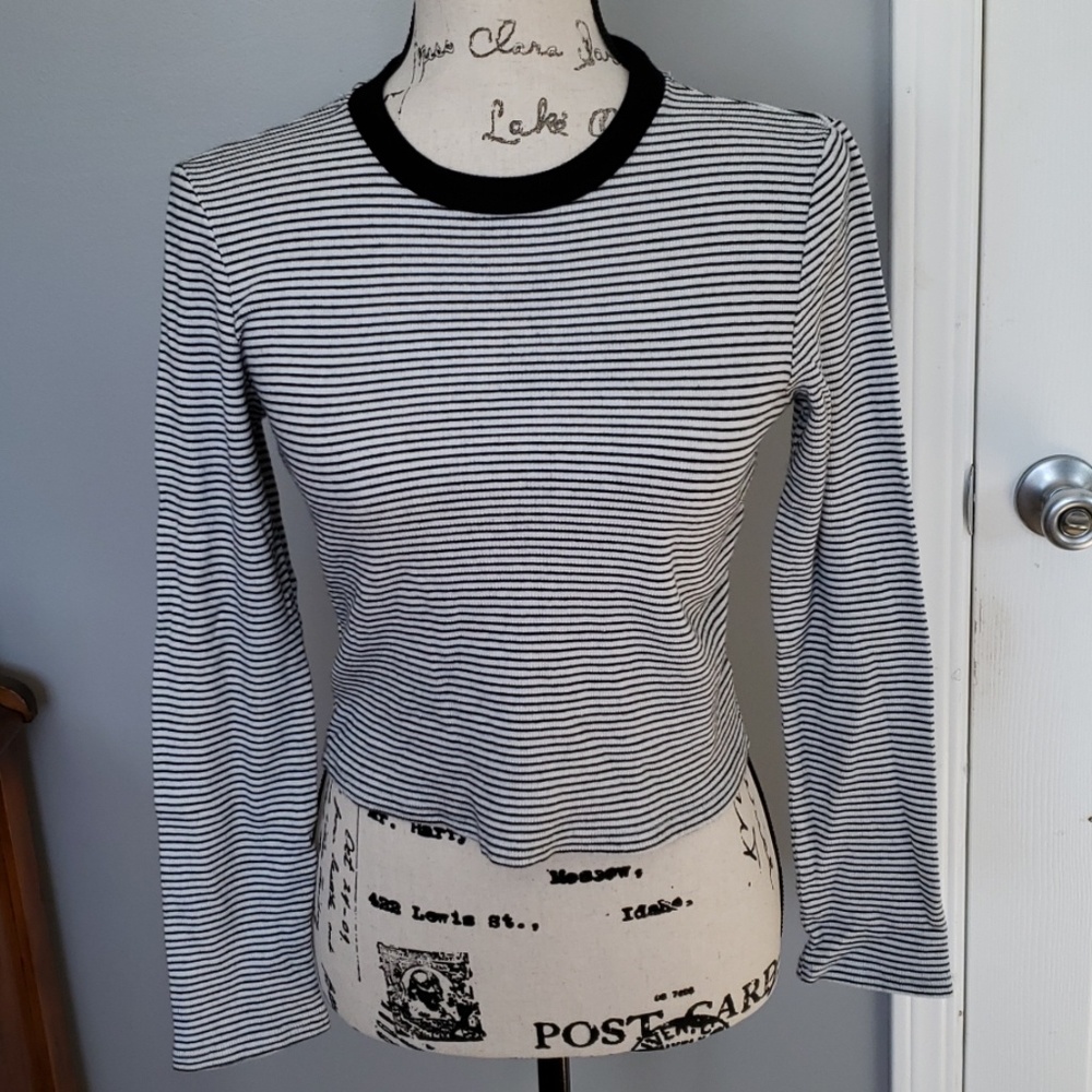 Long sleeve stripped top